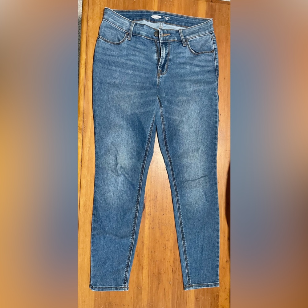 Old Navy Super Skinny, Mid Rise Jeans 👖